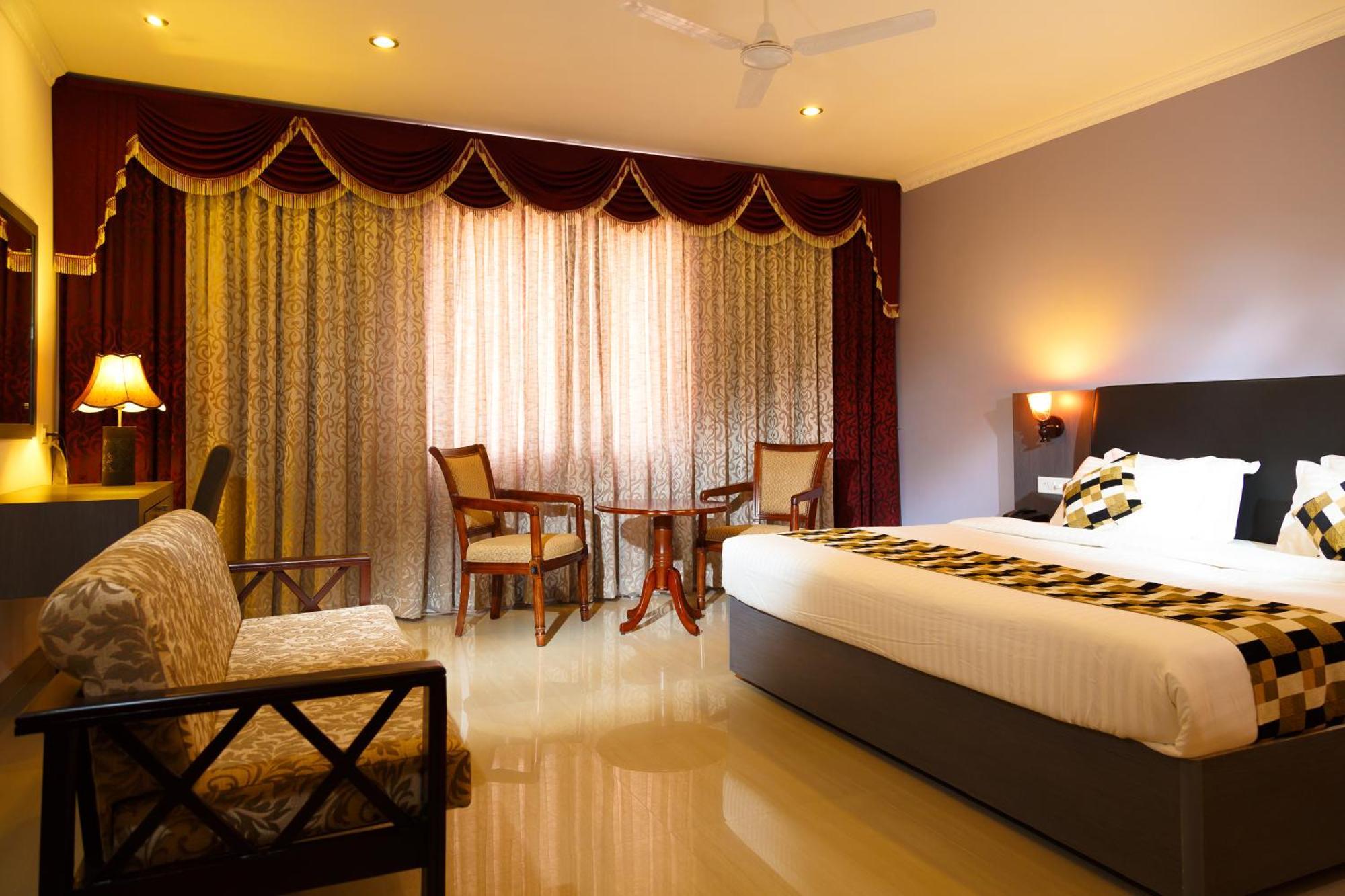 Hotel Gopalapuram International โปลลาชี ภายนอก รูปภาพ