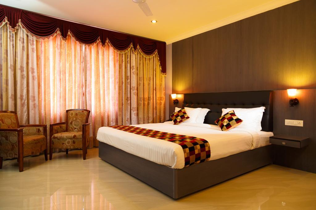Hotel Gopalapuram International โปลลาชี ภายนอก รูปภาพ