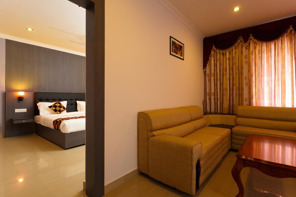 Hotel Gopalapuram International โปลลาชี ภายนอก รูปภาพ