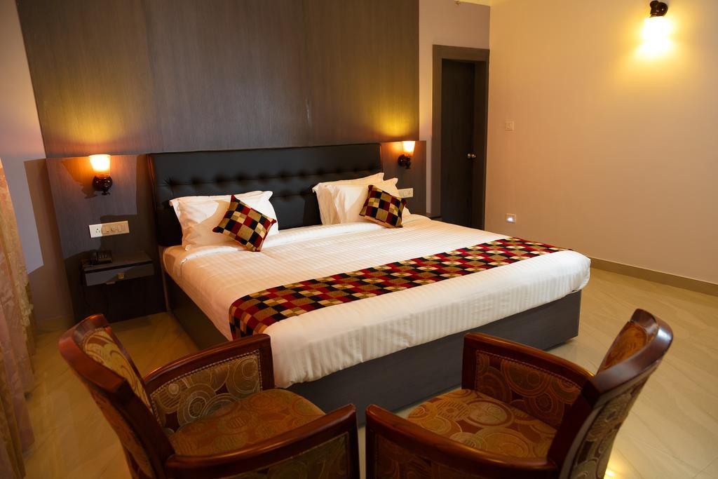 Hotel Gopalapuram International โปลลาชี ภายนอก รูปภาพ
