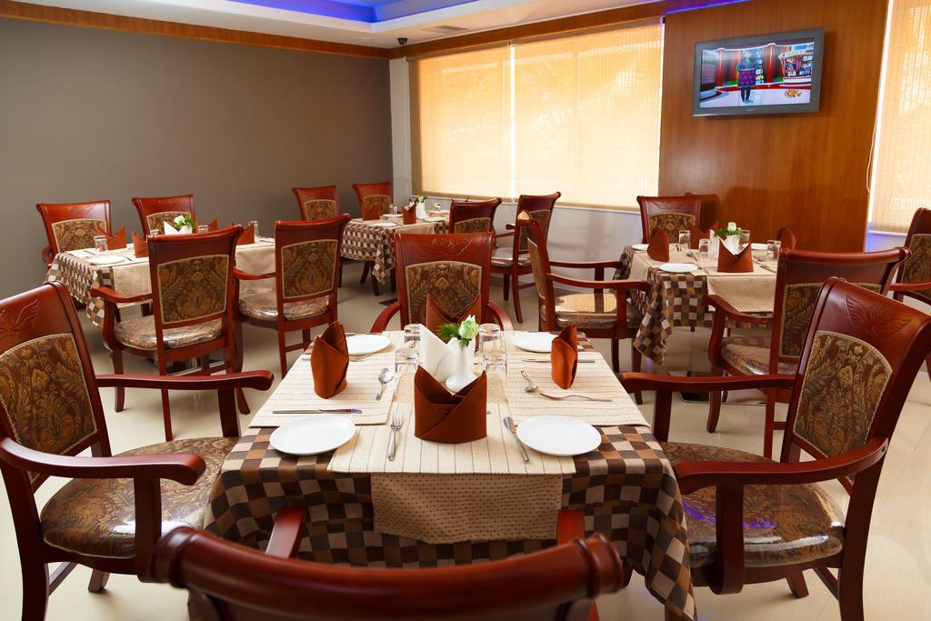 Hotel Gopalapuram International โปลลาชี ภายนอก รูปภาพ