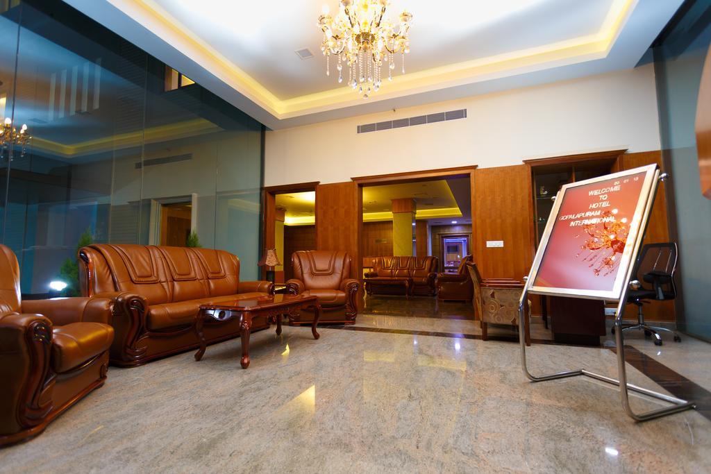 Hotel Gopalapuram International โปลลาชี ภายนอก รูปภาพ