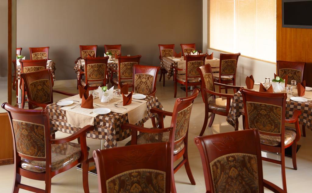Hotel Gopalapuram International โปลลาชี ภายนอก รูปภาพ