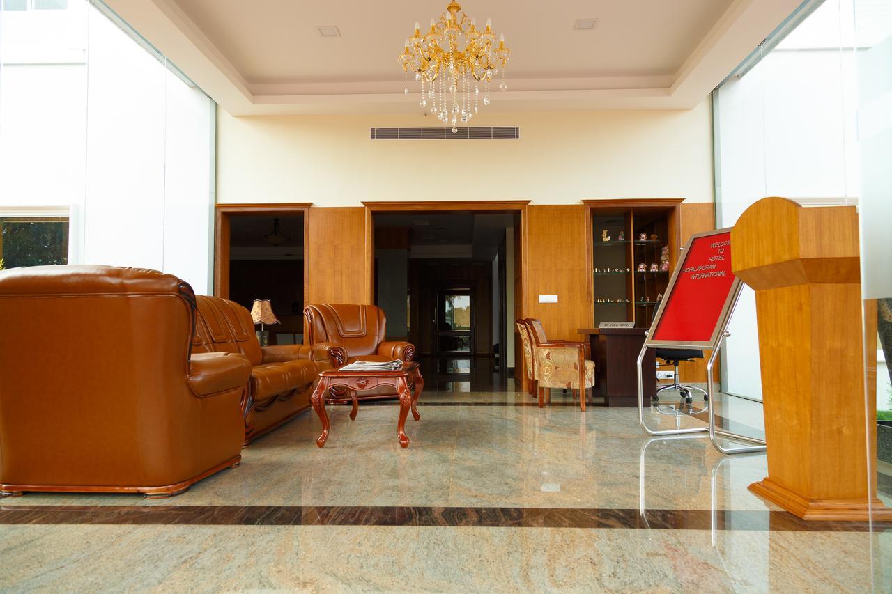 Hotel Gopalapuram International โปลลาชี ภายนอก รูปภาพ